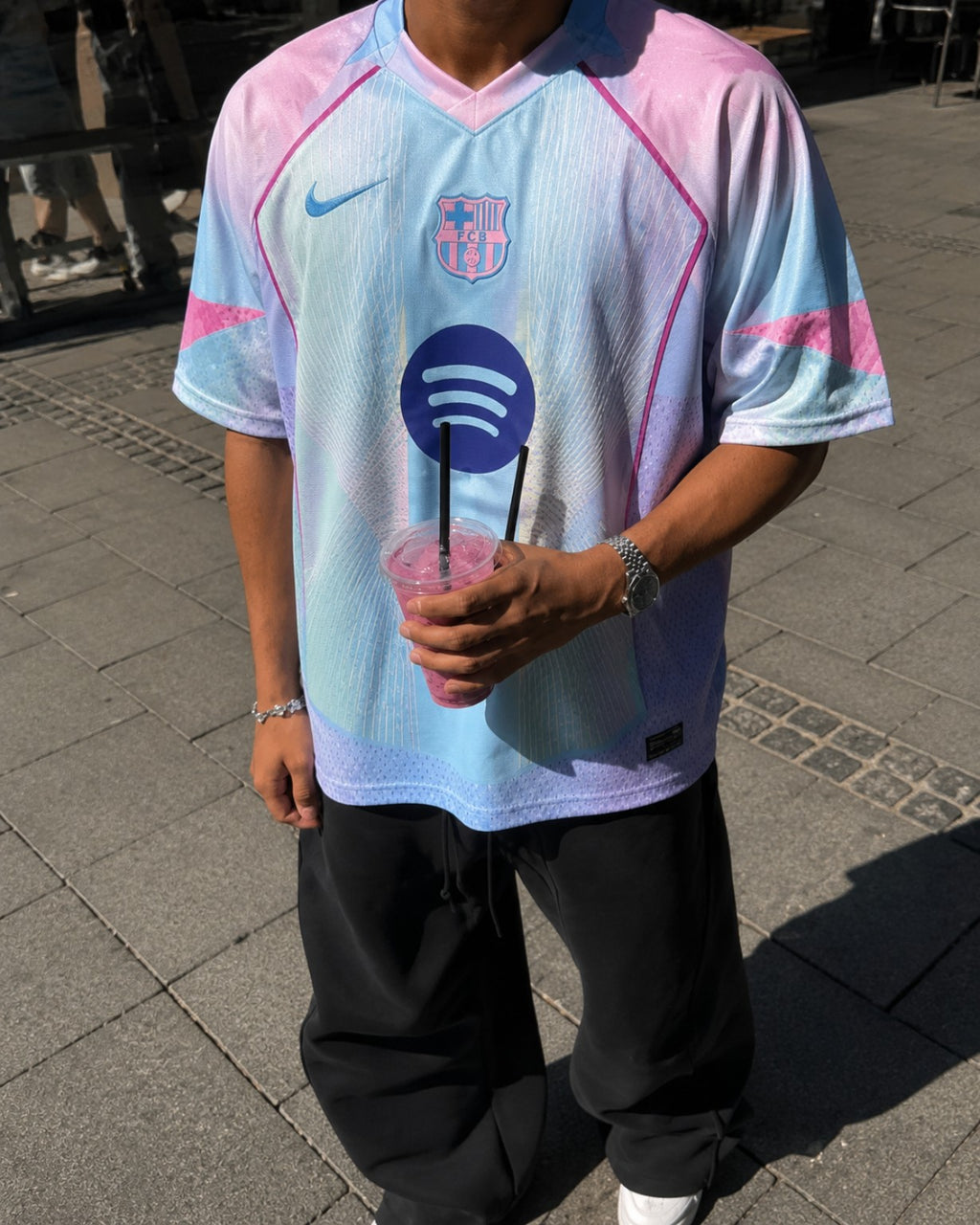 Pastellfarbenes Barcelona-T-Shirt – Sonderedition